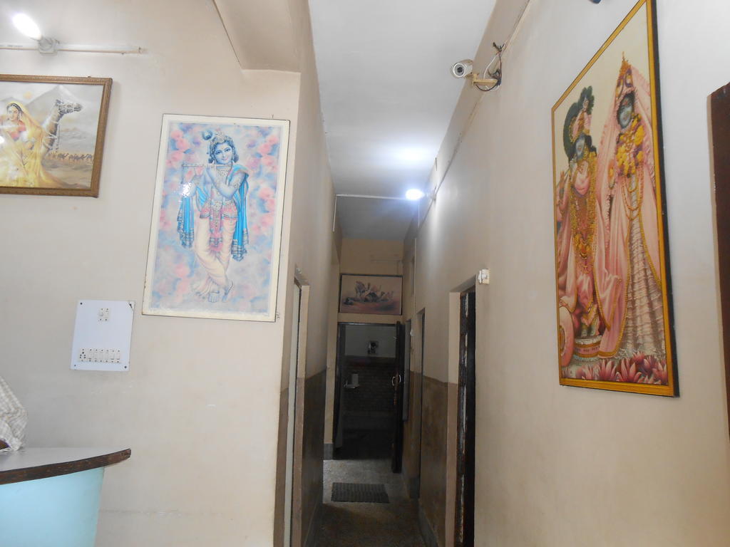 מטורה Gaurav Guest House מראה חיצוני תמונה