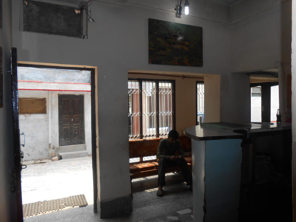 מטורה Gaurav Guest House מראה חיצוני תמונה