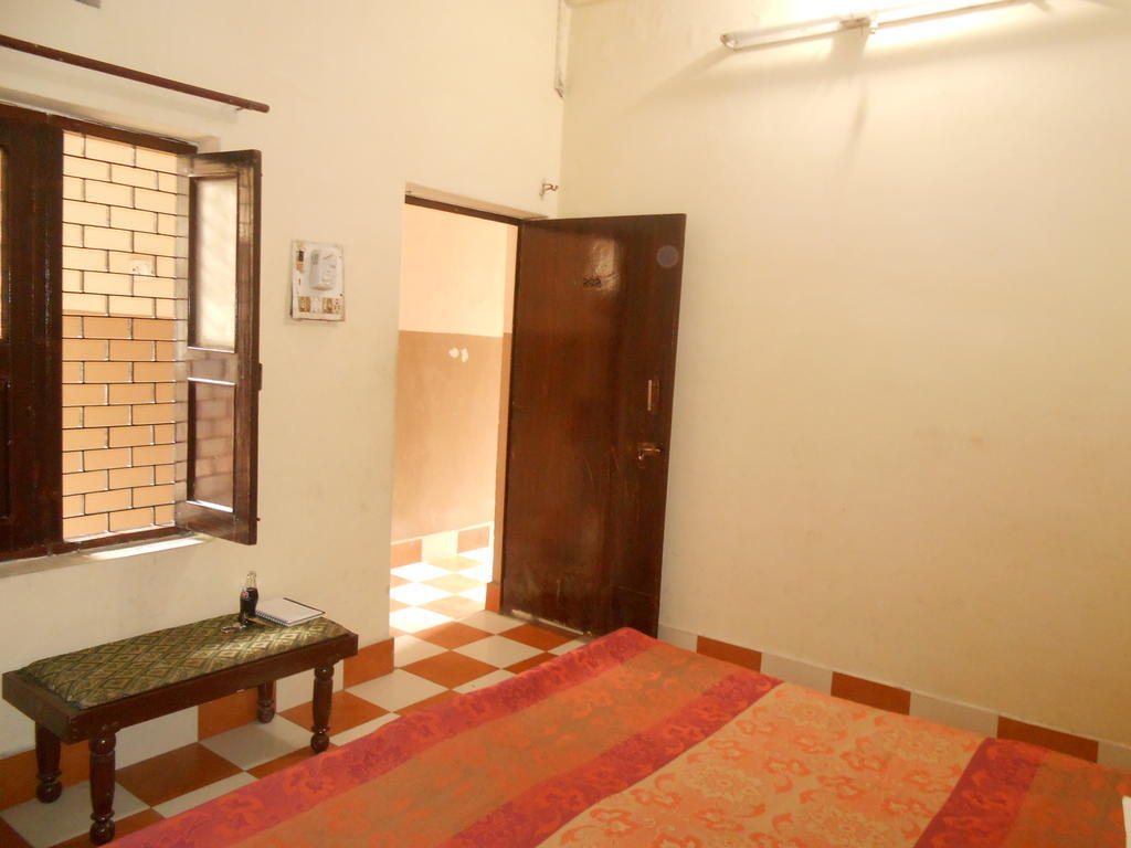 מטורה Gaurav Guest House חדר תמונה