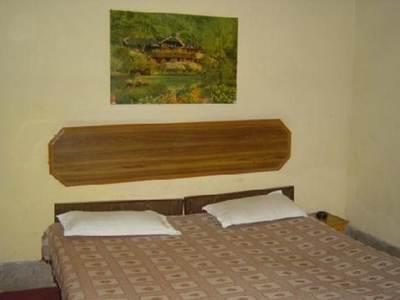 מטורה Gaurav Guest House מראה חיצוני תמונה